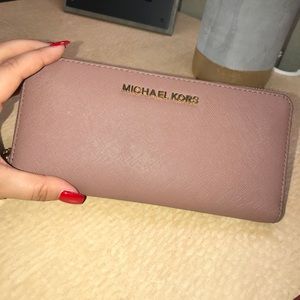 Michael Kors Dusty Rose wallet
